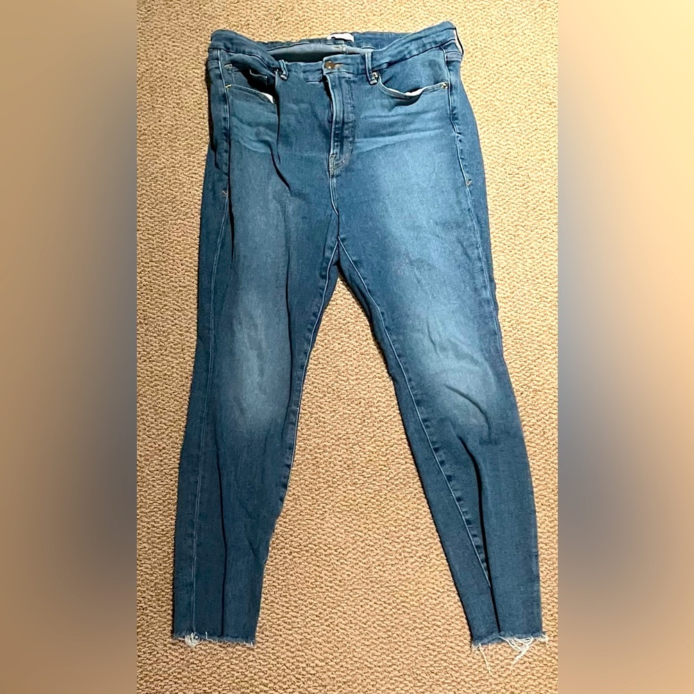 Good American Jeans
Size: 16